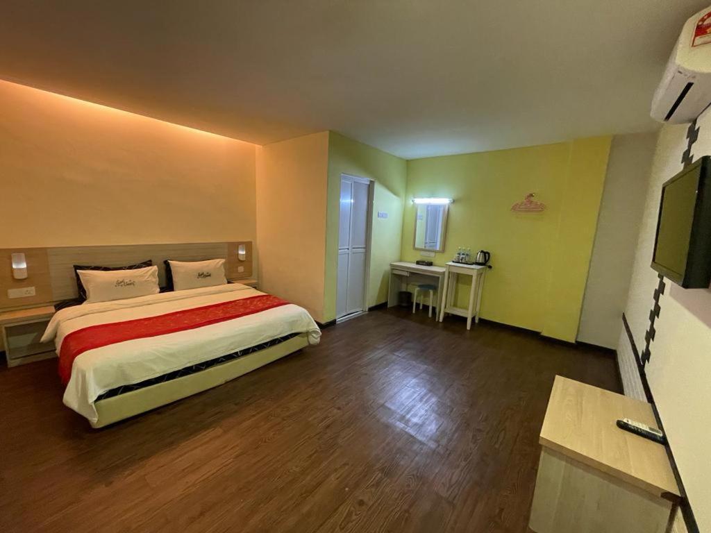 N&L Hotel Kuala Terengganu Buitenkant foto