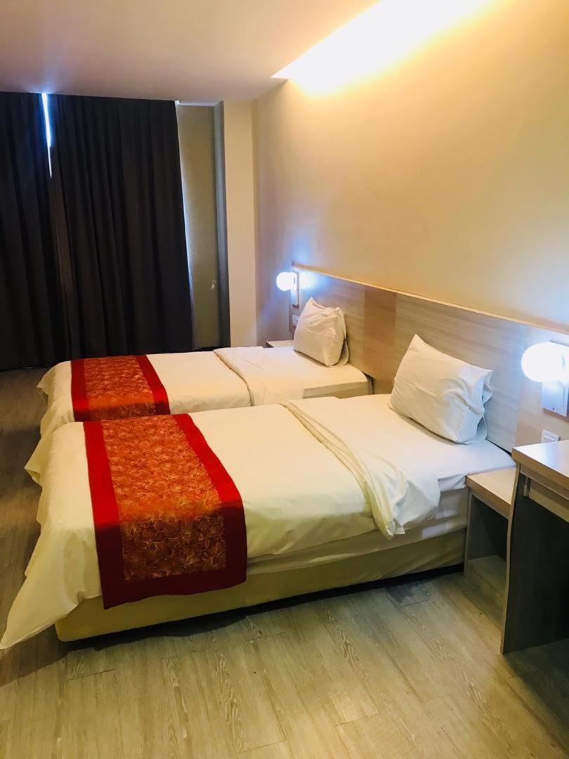 N&L Hotel Kuala Terengganu Buitenkant foto